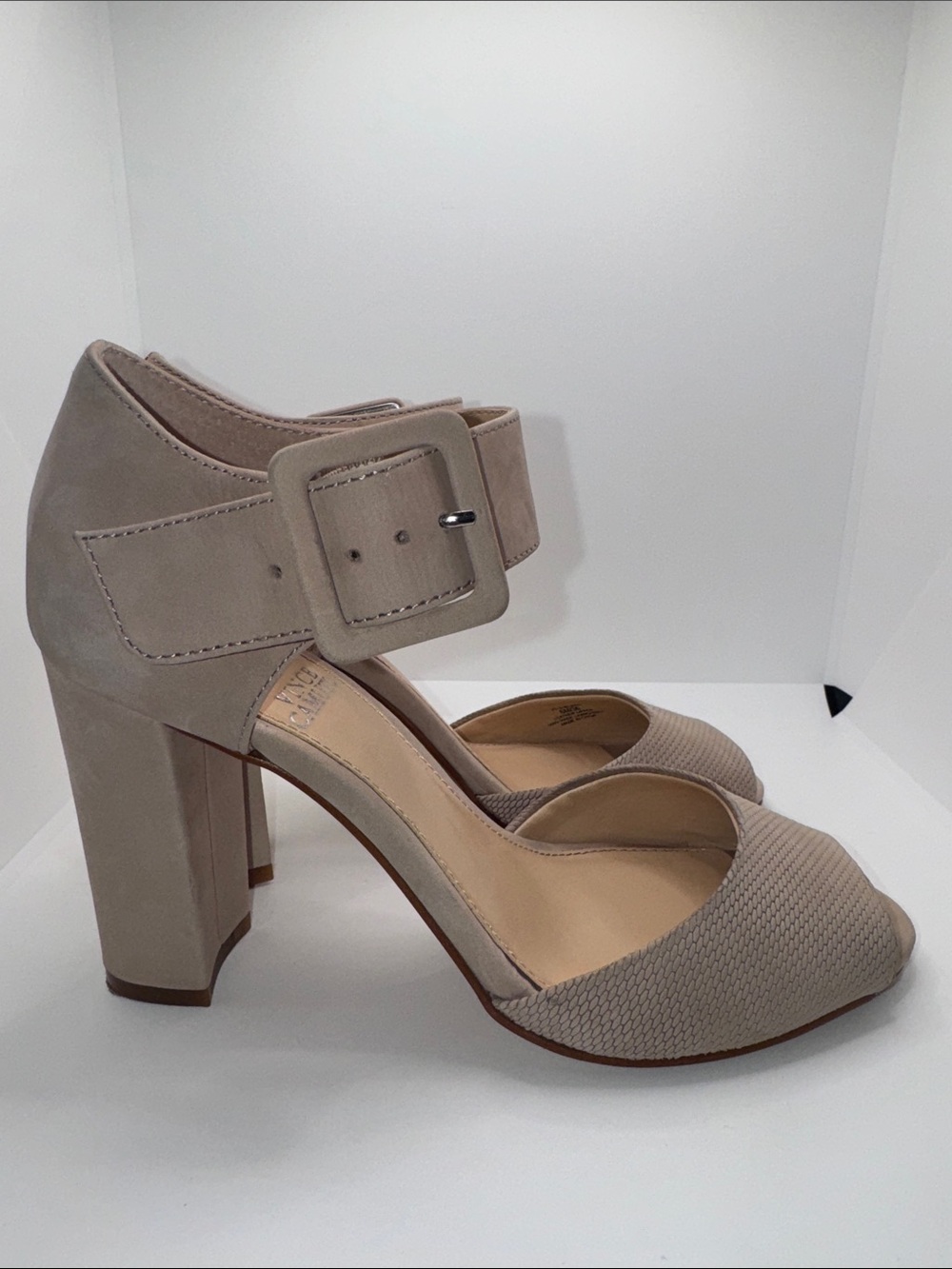 Vince Camuto Shelbin 3 Nubuck Heeled Sandals Women’s 6 Beige Tan